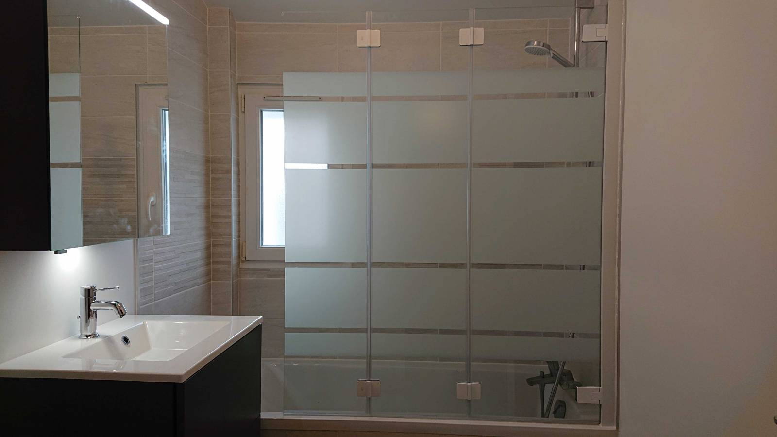 Rénovation complète d’une salle de bain avec baignoire, Le Plessis Bouchard 95130