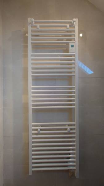 Remplacement d'un radiateur sèche-serviette à Nesles-la-Vallée 95690