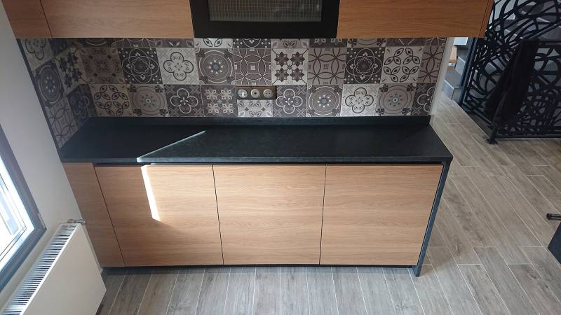 Rénovation d’une cuisine équipée avec pose de carrelage à Taverny 95150