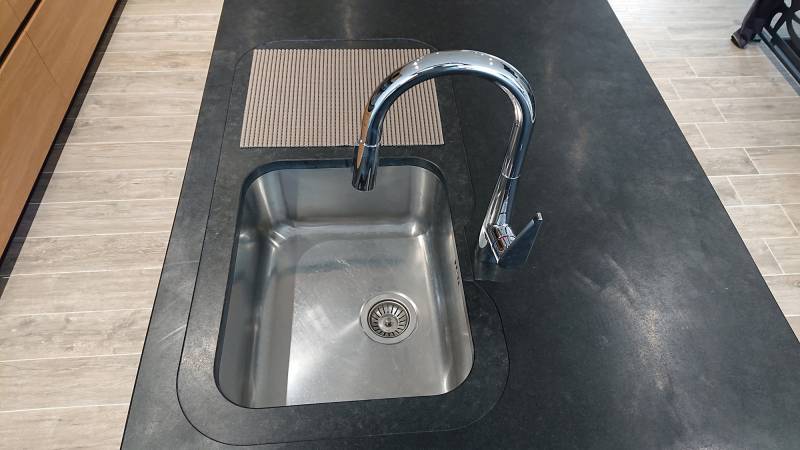 Rénovation d’une cuisine équipée avec pose de carrelage à Taverny 95150