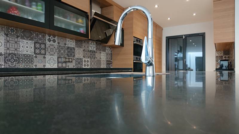 Rénovation d’une cuisine équipée avec pose de carrelage à Taverny 95150