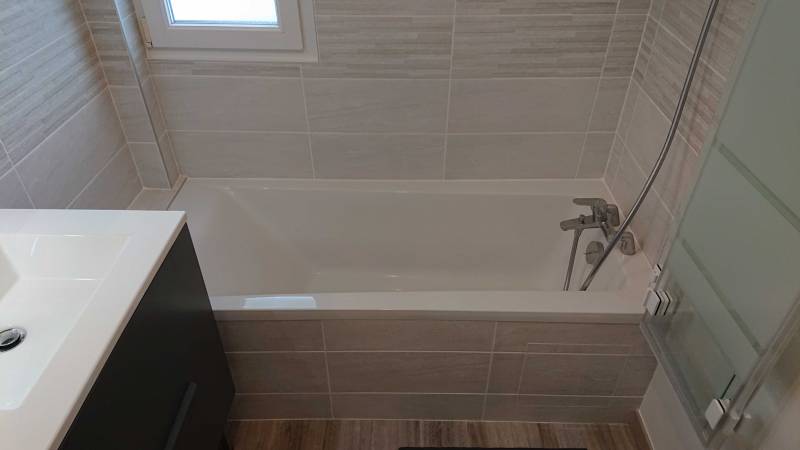 Rénovation complète d’une salle de bain avec baignoire, Le Plessis Bouchard 95130